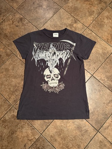 Size medium yeezus tour - size,